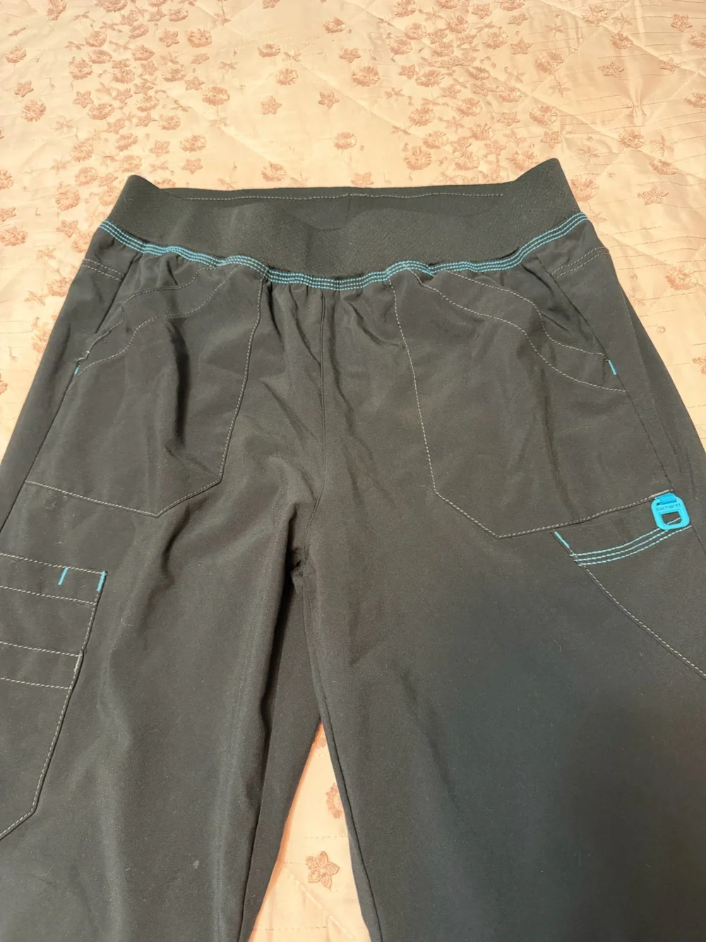 Carhartt cross flex women’s knit waist cargo scrub pants